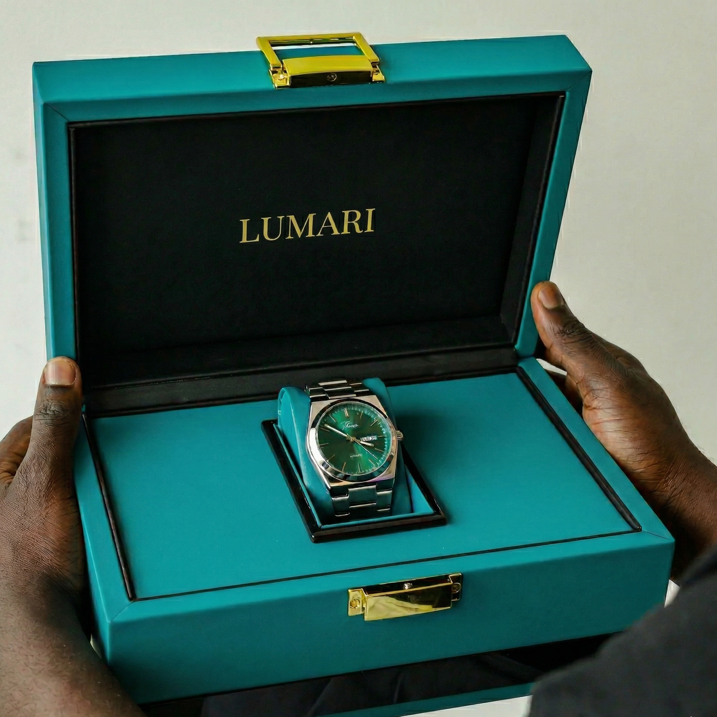 Montre de luxe Quartz LUMARI® Sénégal : Élégance et Performance !
